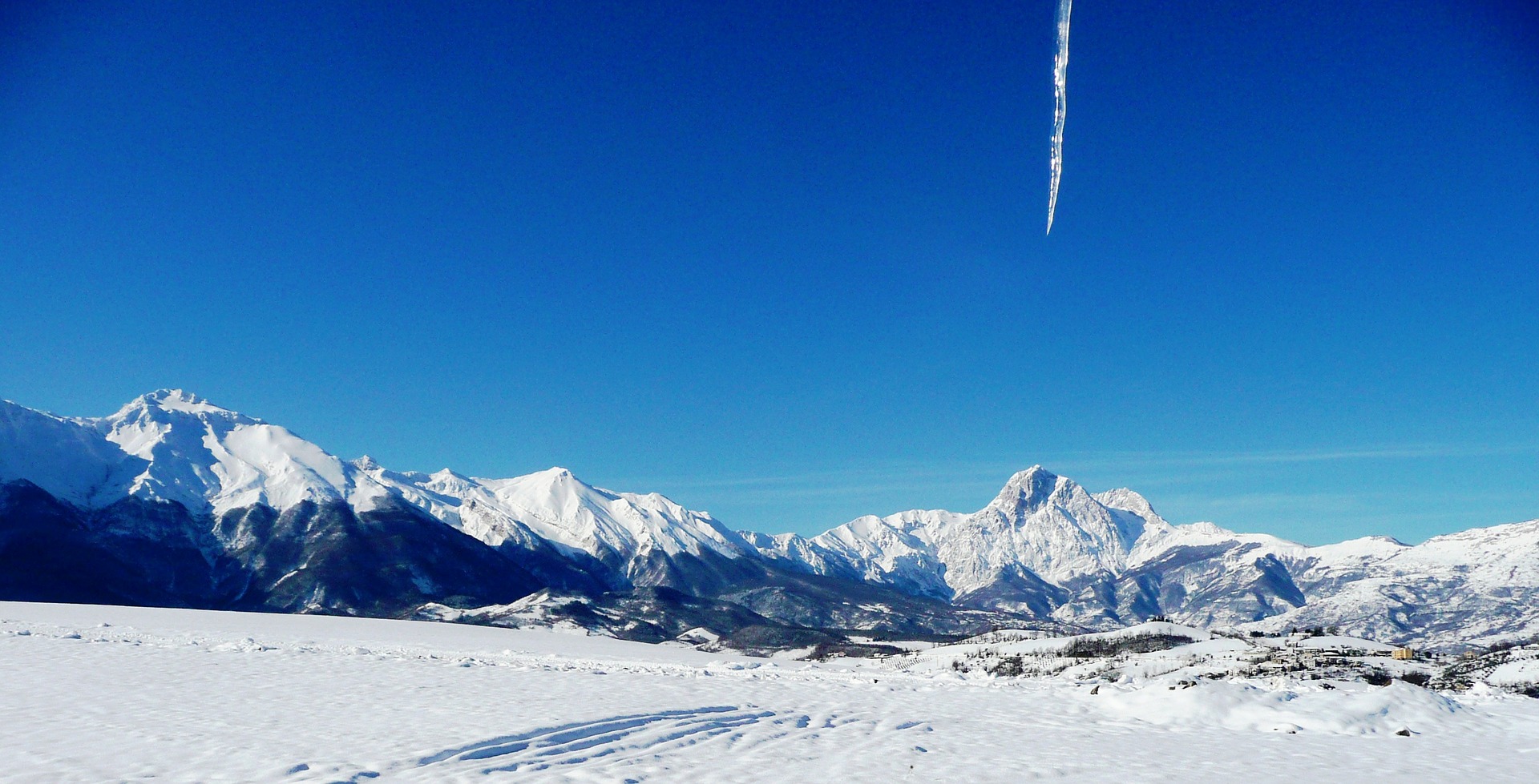 Abruzzo Winter. Abruzzo Mountains Winter. Флаг Абруцци.