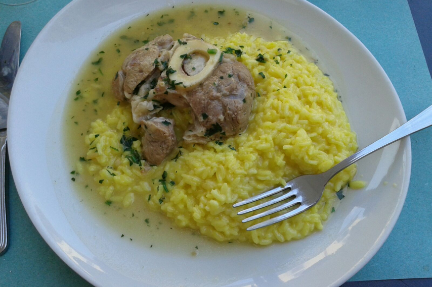 Ossobuco_con_risotto_alla_milanese