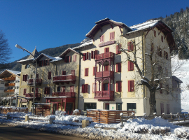 Hotel Piaz   Pozza di fassa 13